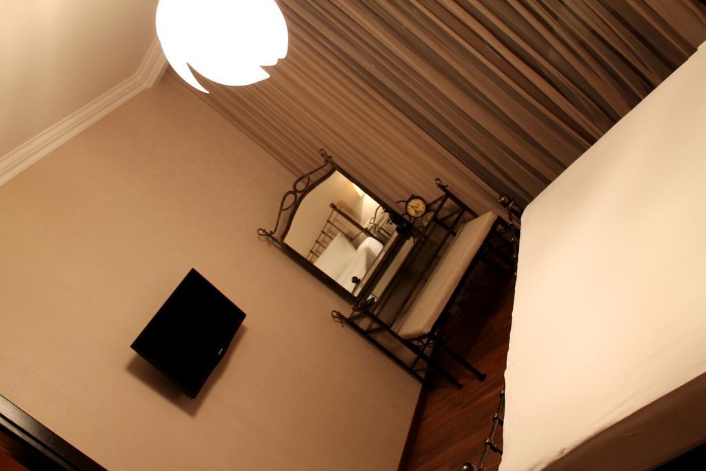 Royal Venezia Hotel バトゥーミ 部屋 写真