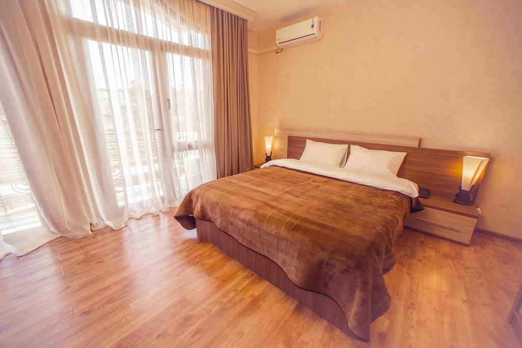 Royal Venezia Hotel バトゥーミ 部屋 写真